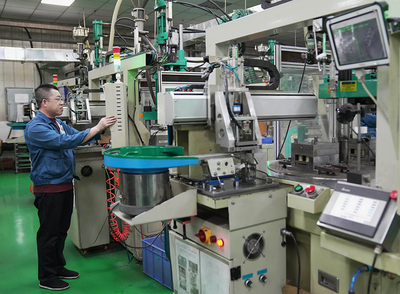 河北青龍:鄉村工廠惠民生