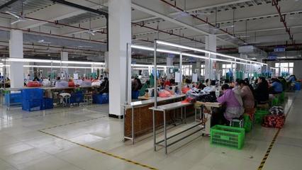 全力沖刺"開門紅"!漢陰縣100余家新社區(qū)工廠節(jié)后復(fù)工復(fù)產(chǎn)忙